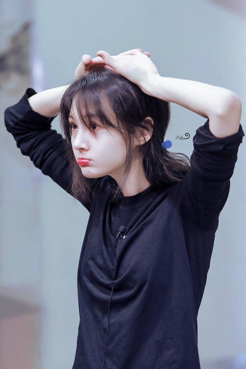 蛙泳技术优化助力成绩跃升，蛙泳技术动作要点分析