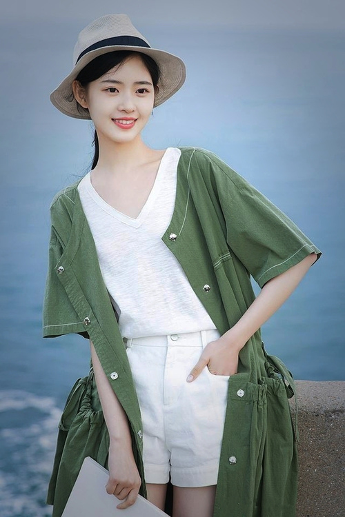 皮特·卡普尔展现爆发力和快速反应,帮助袋鼠队化解困境,皮尔斯和卡特